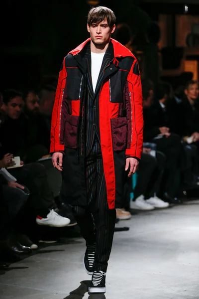 Look 45
